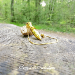 pendule en métal égyptien